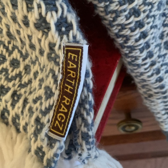 Earth Ragz Blue Knit Fringe Hoodie Size Medium - Picture 2 of 4